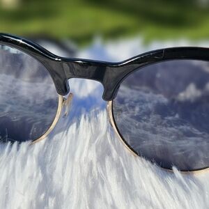 Stylish Black and Gold Sunglasses